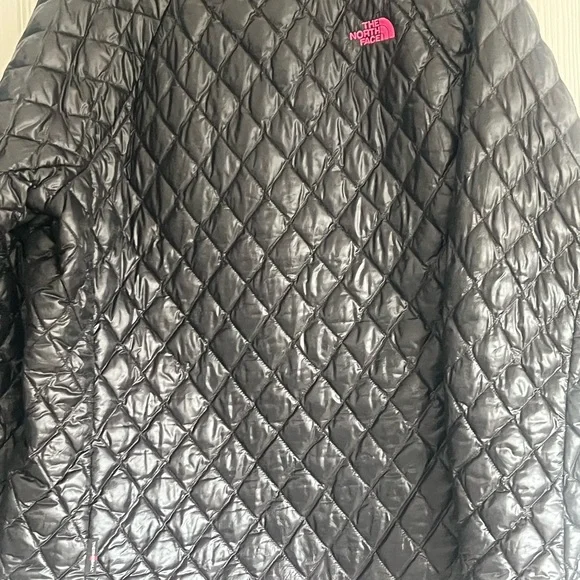Northface jacket like new. - Picture 2 of 3